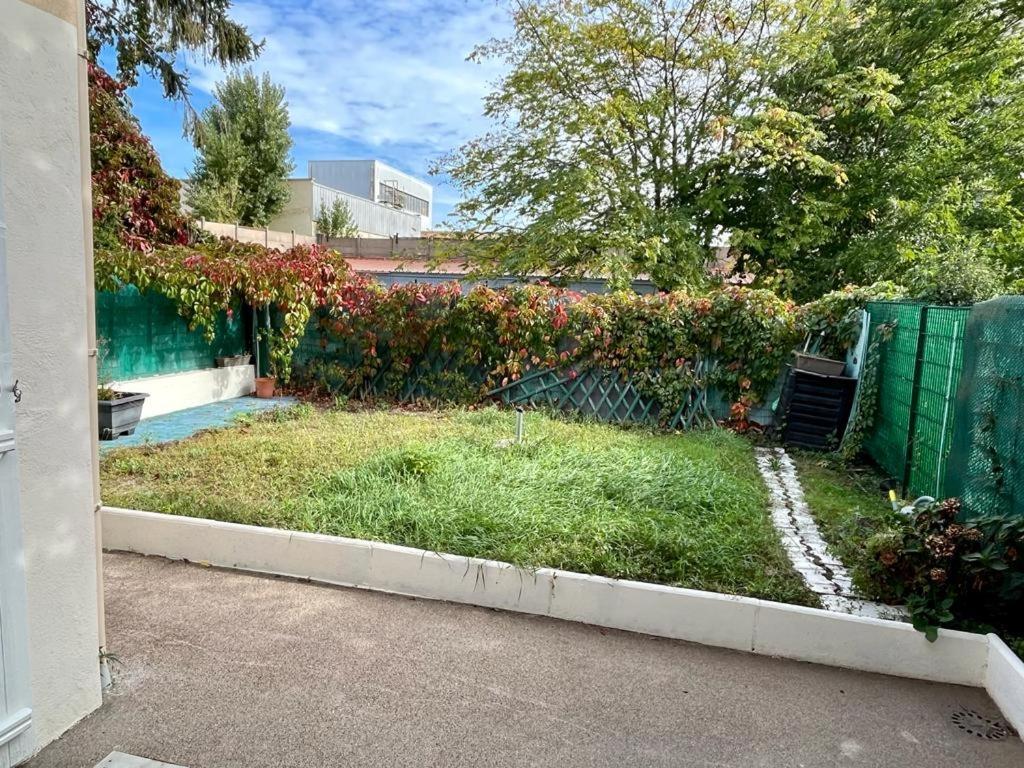 Charmante Maison Avec Jardin Sans Vis-A-Vis Saint-Fons Extérieur photo