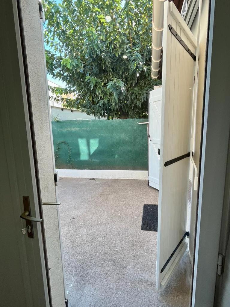 Charmante Maison Avec Jardin Sans Vis-A-Vis Saint-Fons Extérieur photo