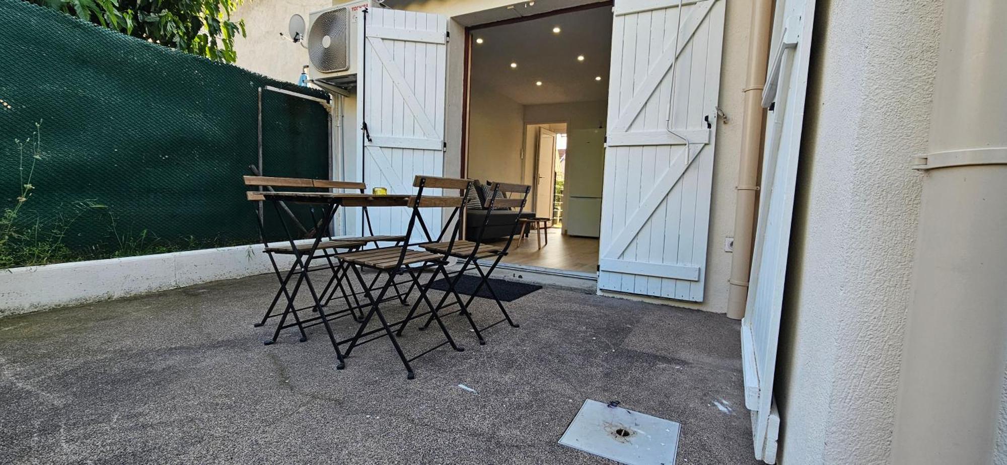 Charmante Maison Avec Jardin Sans Vis-A-Vis Saint-Fons Extérieur photo